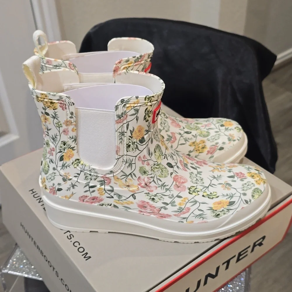 Hunter Tabitha Chelsea Rain Boots - Floral Rain - Picture 10 of 11